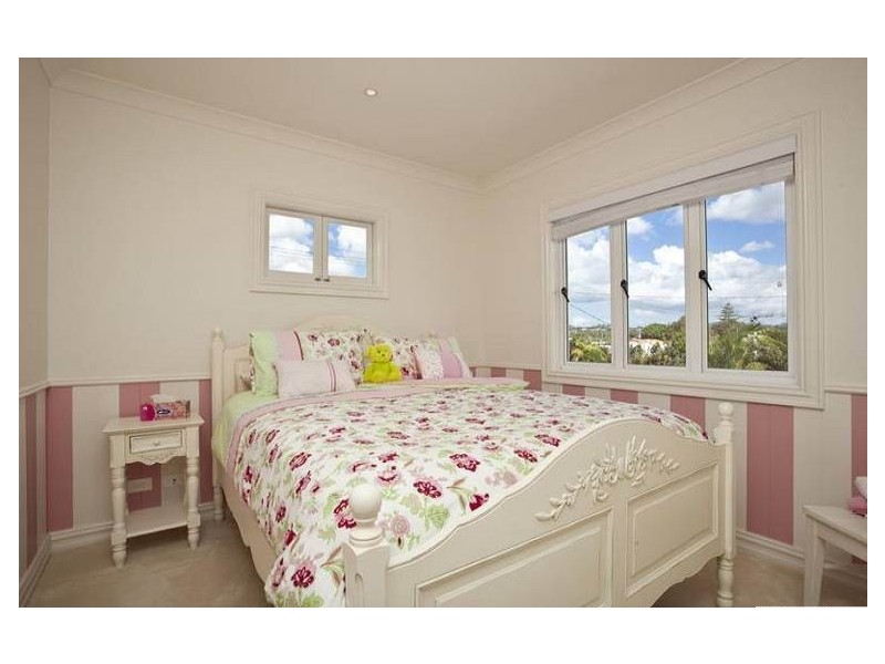 25 Thirteenth Avenue, Palm Beach QLD 4221