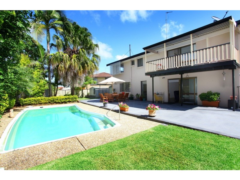 56 Collins Crescent, Benowa QLD 4217