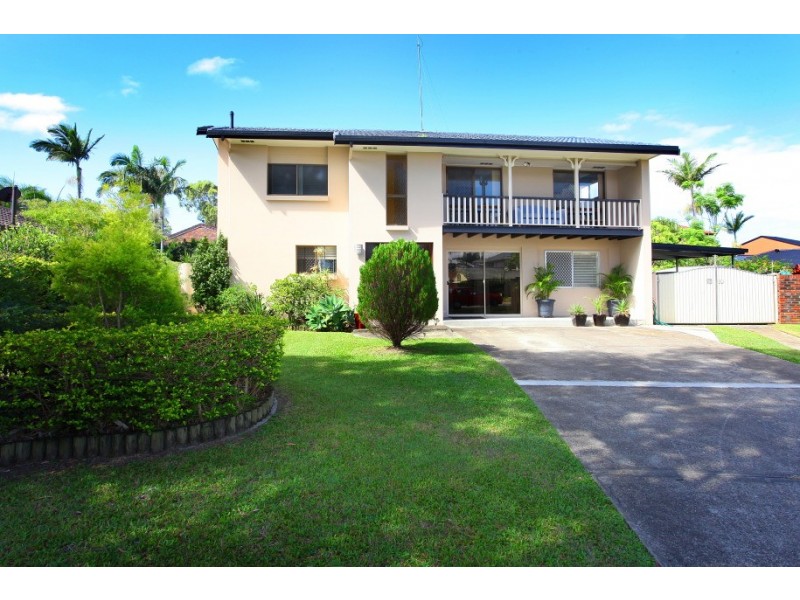 56 Collins Crescent, Benowa QLD 4217