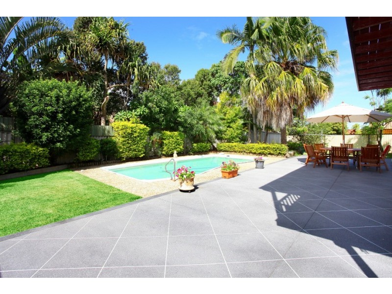 56 Collins Crescent, Benowa QLD 4217