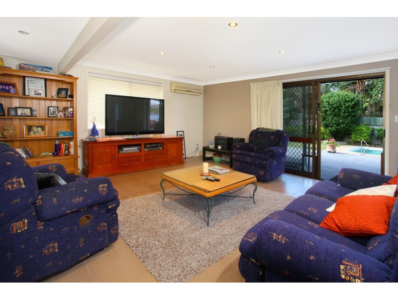 56 Collins Crescent, Benowa QLD 4217