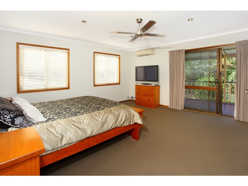 56 Collins Crescent, Benowa QLD 4217