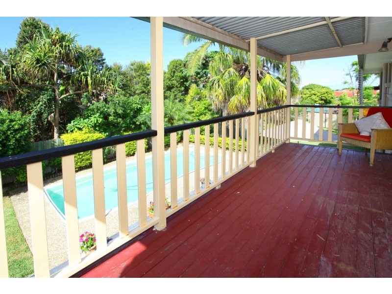 56 Collins Crescent, Benowa QLD 4217