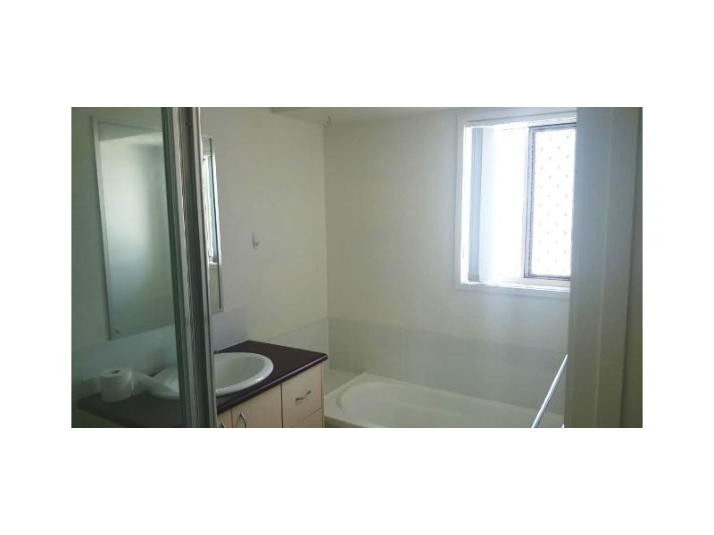 300/5 Bourton Rd, Merrimac QLD 4226