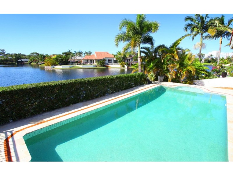 70/40 Cotlew Street East, Southport QLD 4215