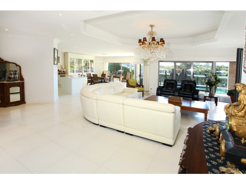 70/40 Cotlew Street East, Southport QLD 4215