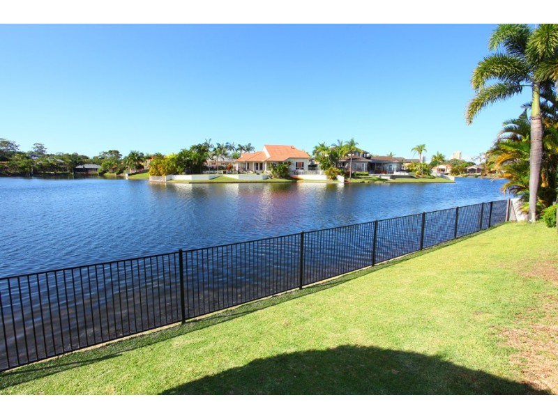 70/40 Cotlew Street East, Southport QLD 4215