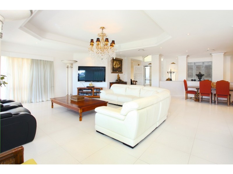 70/40 Cotlew Street East, Southport QLD 4215