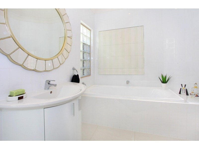 70/40 Cotlew Street East, Southport QLD 4215