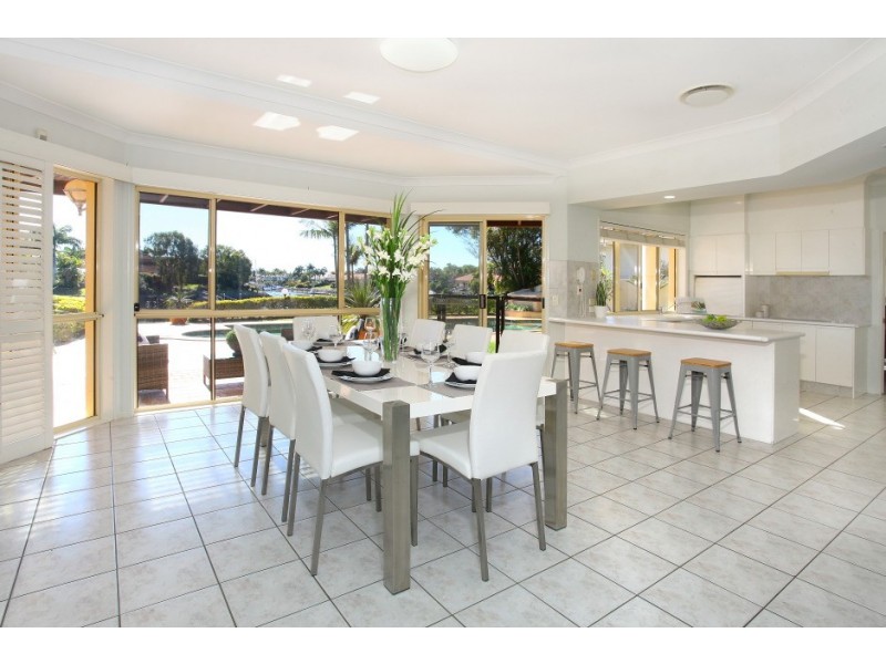 1055 Rosebank Way West, Hope Island QLD 4212
