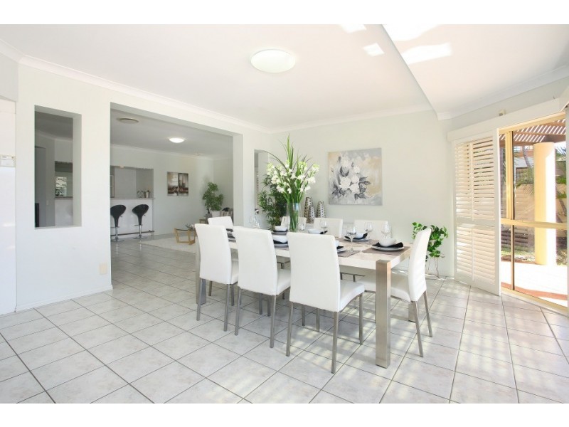 1055 Rosebank Way West, Hope Island QLD 4212