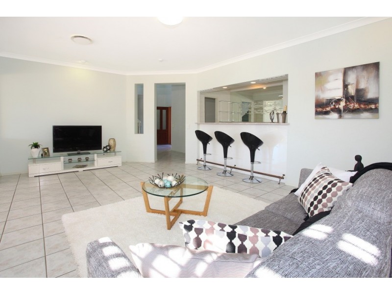 1055 Rosebank Way West, Hope Island QLD 4212