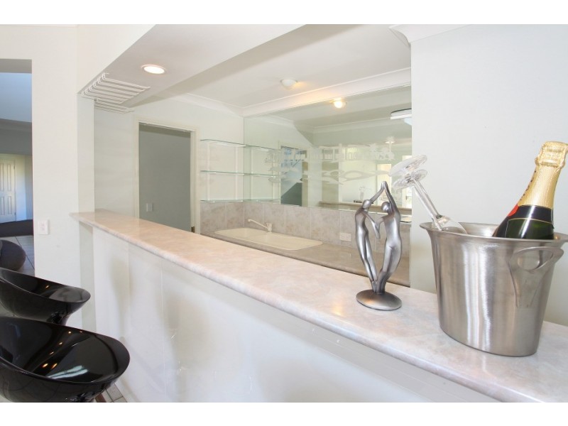 1055 Rosebank Way West, Hope Island QLD 4212