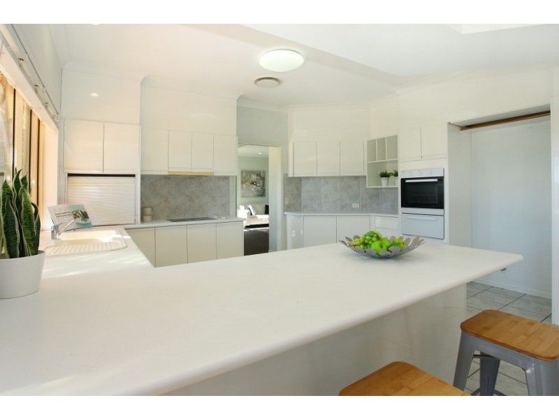 1055 Rosebank Way West, Hope Island QLD 4212