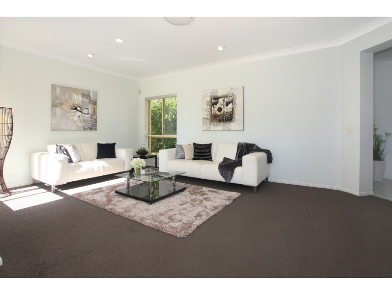 1055 Rosebank Way West, Hope Island QLD 4212