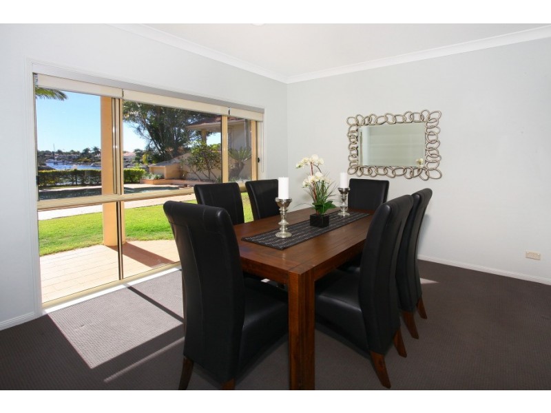 1055 Rosebank Way West, Hope Island QLD 4212