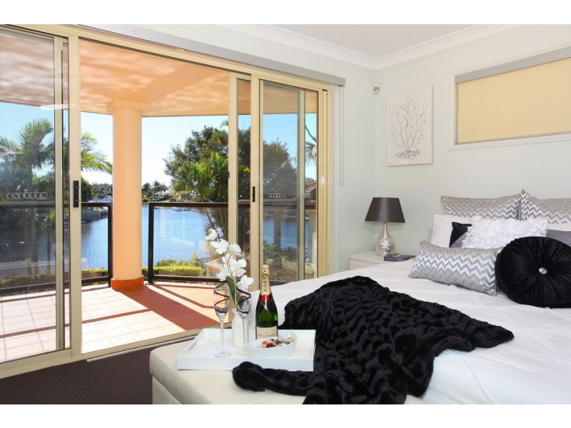 1055 Rosebank Way West, Hope Island QLD 4212