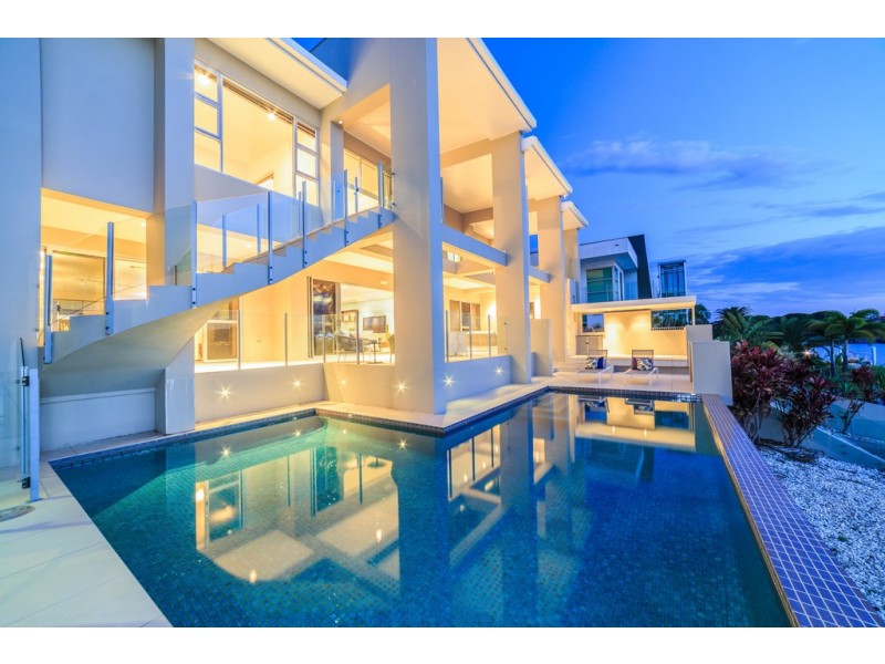 75 Sir Bruce Small Boulevard, Benowa Waters QLD 4217