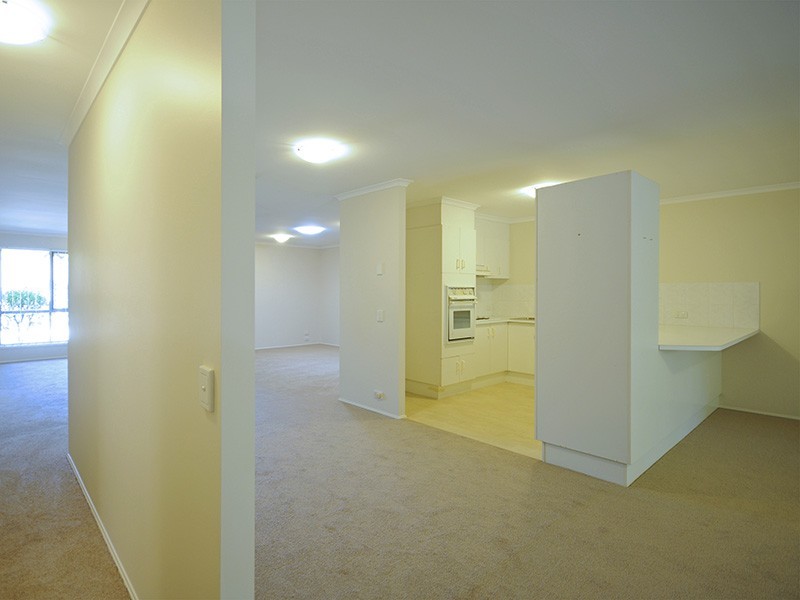 14 ‘Robin Court’ 1-21 Golden Palms Court, Ashmore QLD 4214