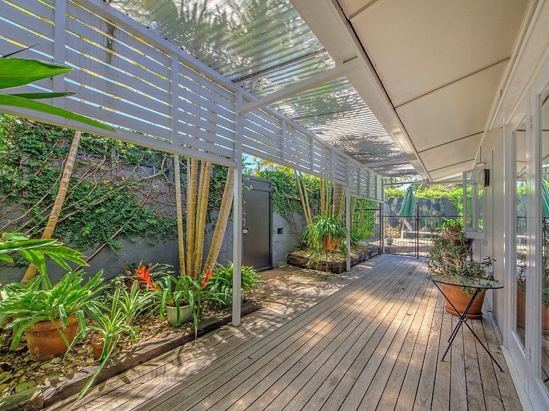 10 Alicia Street, Southport QLD 4215