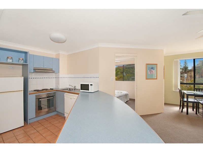 17/10-16 Genoa St, Surfers Paradise QLD 4217