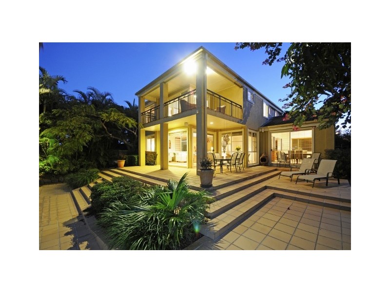 28 Savoy Drive, Broadbeach Waters QLD 4218