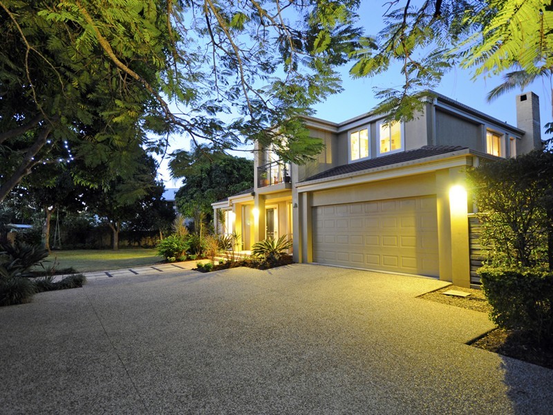 28 Savoy Drive, Broadbeach Waters QLD 4218