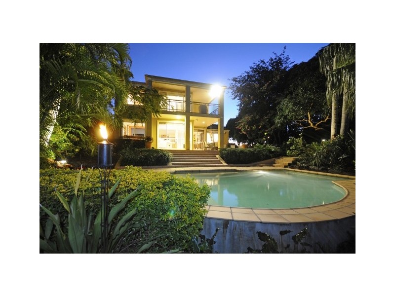 28 Savoy Drive, Broadbeach Waters QLD 4218