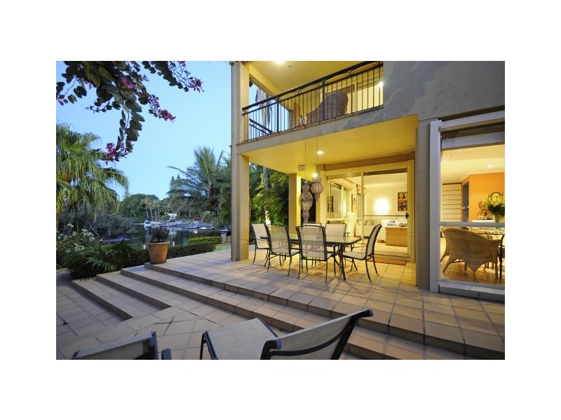 28 Savoy Drive, Broadbeach Waters QLD 4218