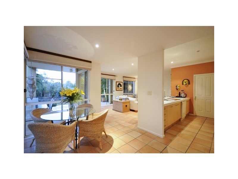 28 Savoy Drive, Broadbeach Waters QLD 4218