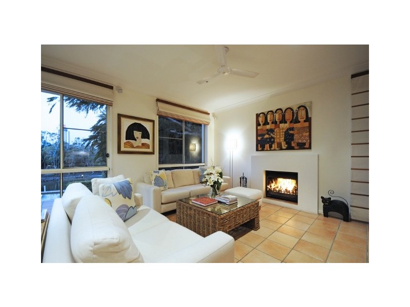 28 Savoy Drive, Broadbeach Waters QLD 4218