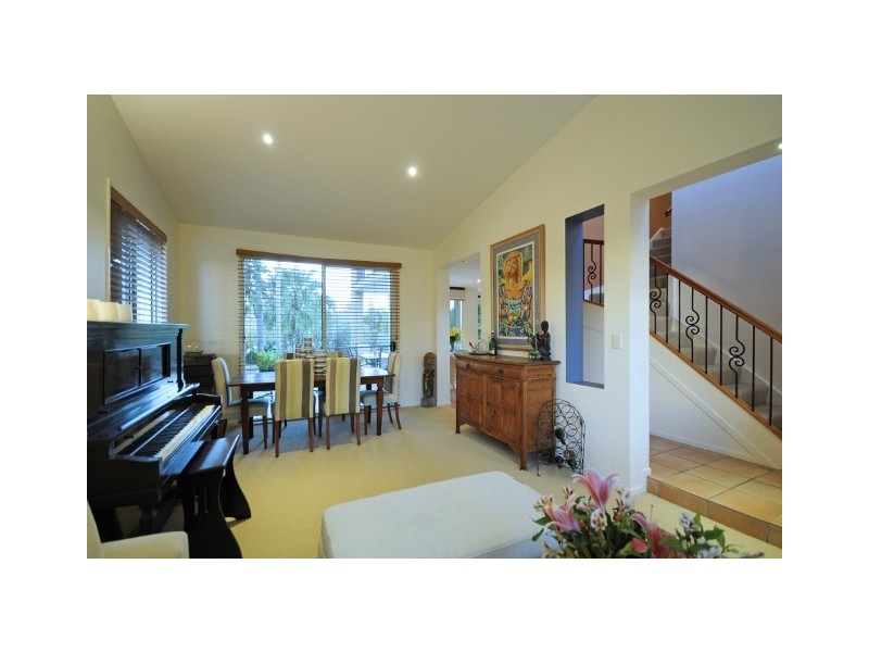 28 Savoy Drive, Broadbeach Waters QLD 4218