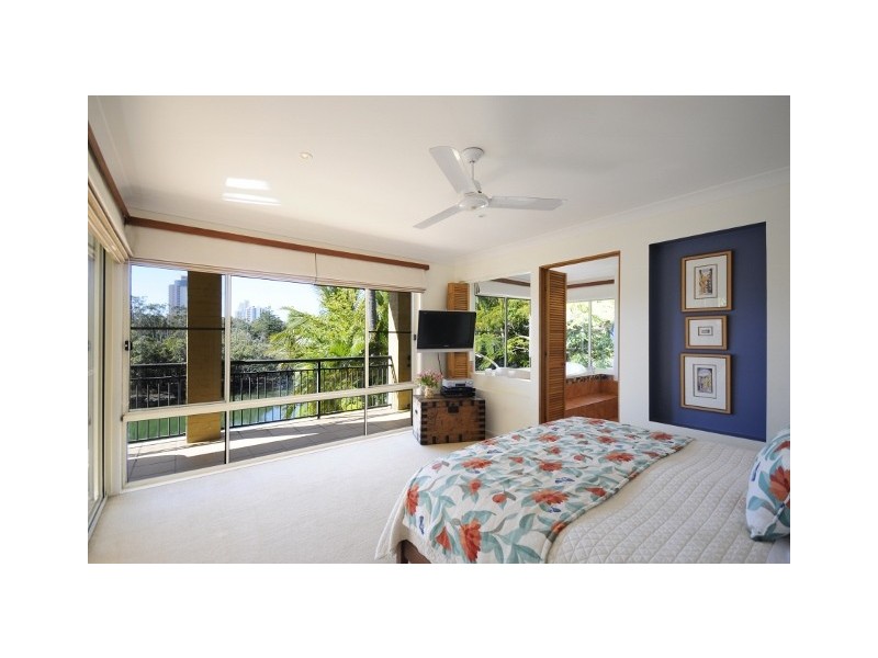 28 Savoy Drive, Broadbeach Waters QLD 4218