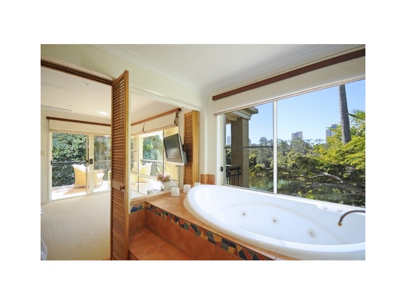 28 Savoy Drive, Broadbeach Waters QLD 4218