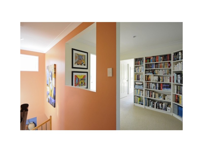 28 Savoy Drive, Broadbeach Waters QLD 4218