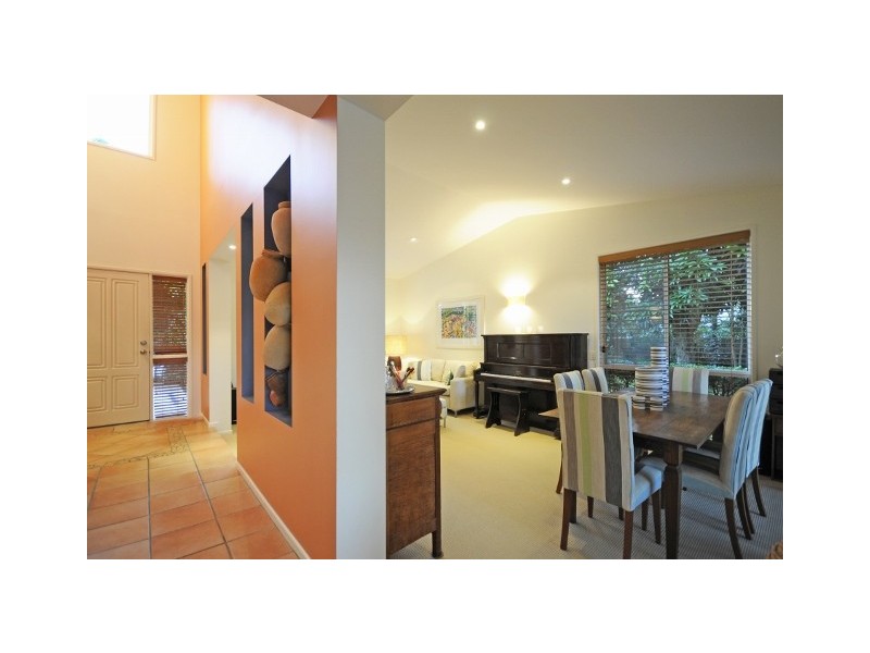 28 Savoy Drive, Broadbeach Waters QLD 4218
