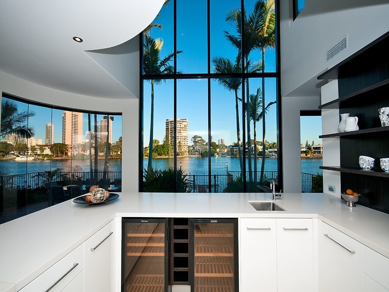 76 Amalfi Drive, Isle Of Capri QLD 4217