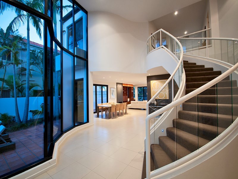 76 Amalfi Drive, Isle Of Capri QLD 4217