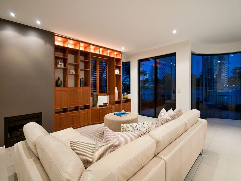 76 Amalfi Drive, Isle Of Capri QLD 4217