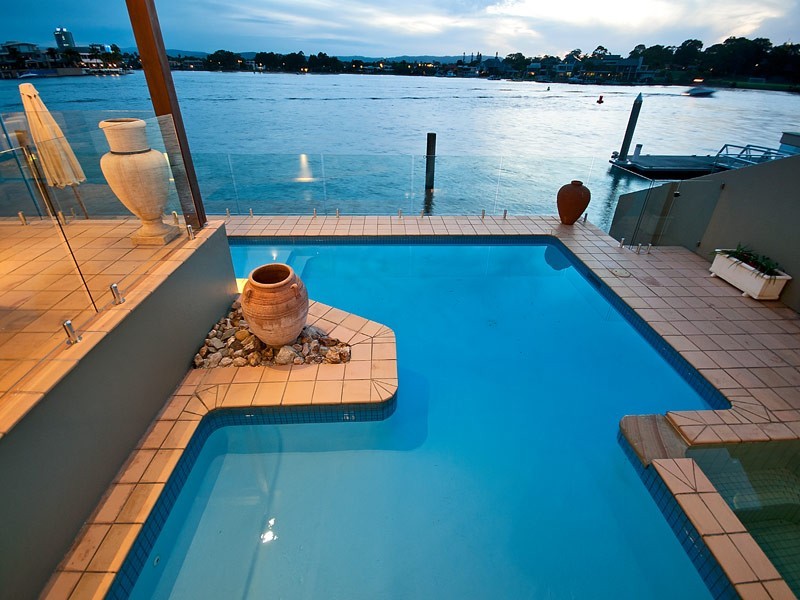 98 Admiralty Drive, Paradise Waters QLD 4217