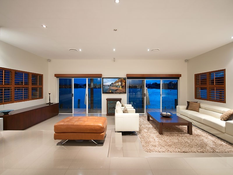 98 Admiralty Drive, Paradise Waters QLD 4217