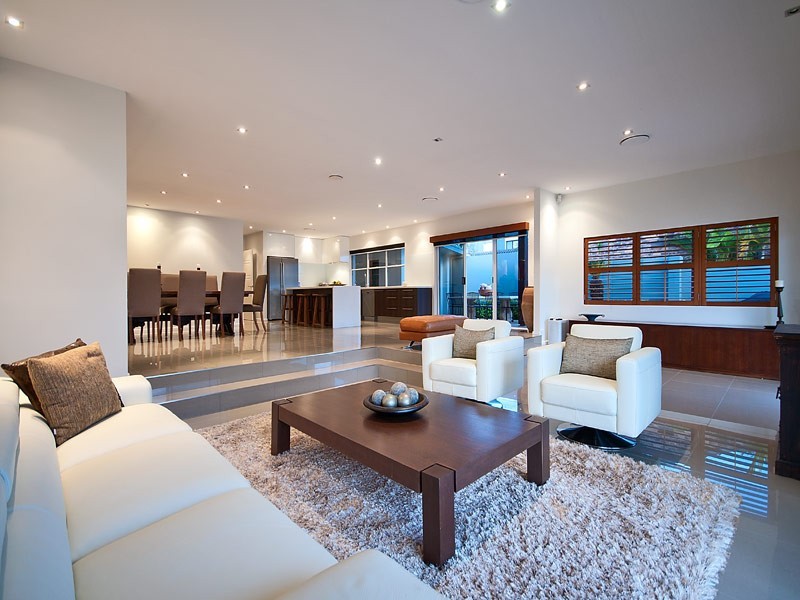 98 Admiralty Drive, Paradise Waters QLD 4217