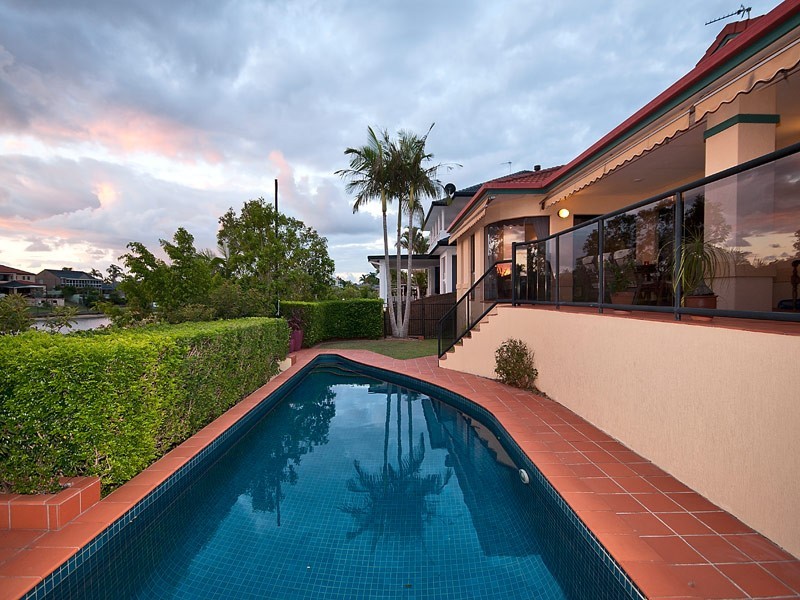 28 Charolais Cres, Benowa Waters QLD 4217