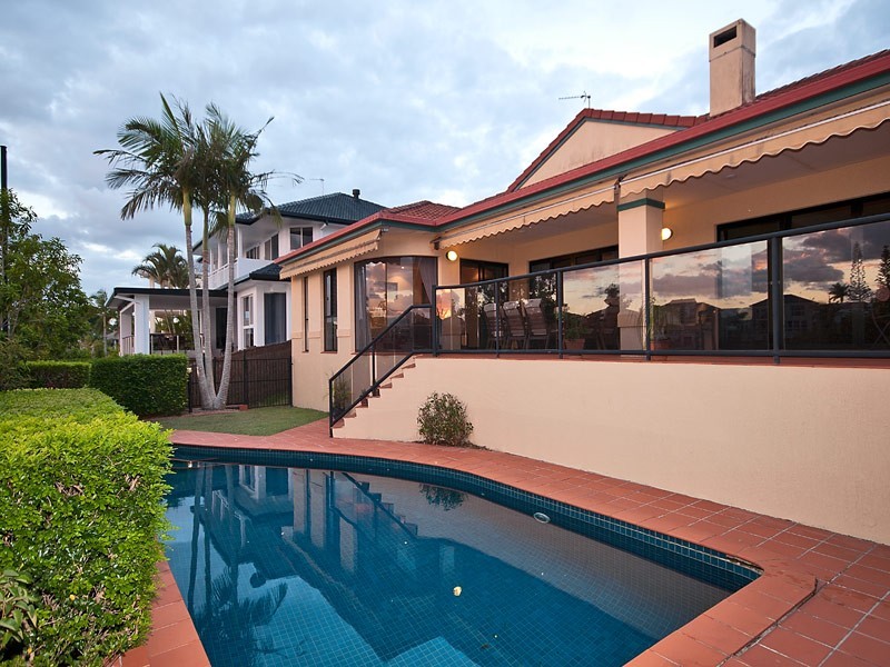 28 Charolais Cres, Benowa Waters QLD 4217