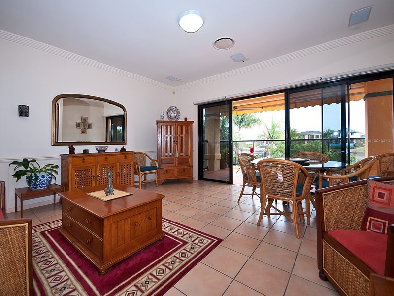 28 Charolais Cres, Benowa Waters QLD 4217