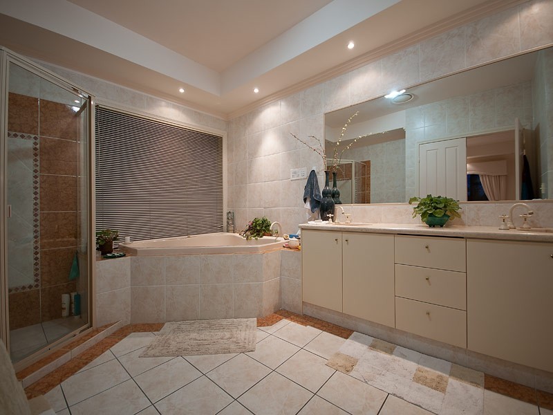 28 Charolais Cres, Benowa Waters QLD 4217