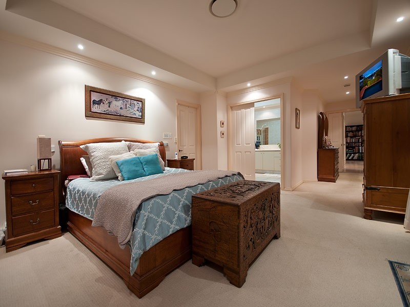 28 Charolais Cres, Benowa Waters QLD 4217