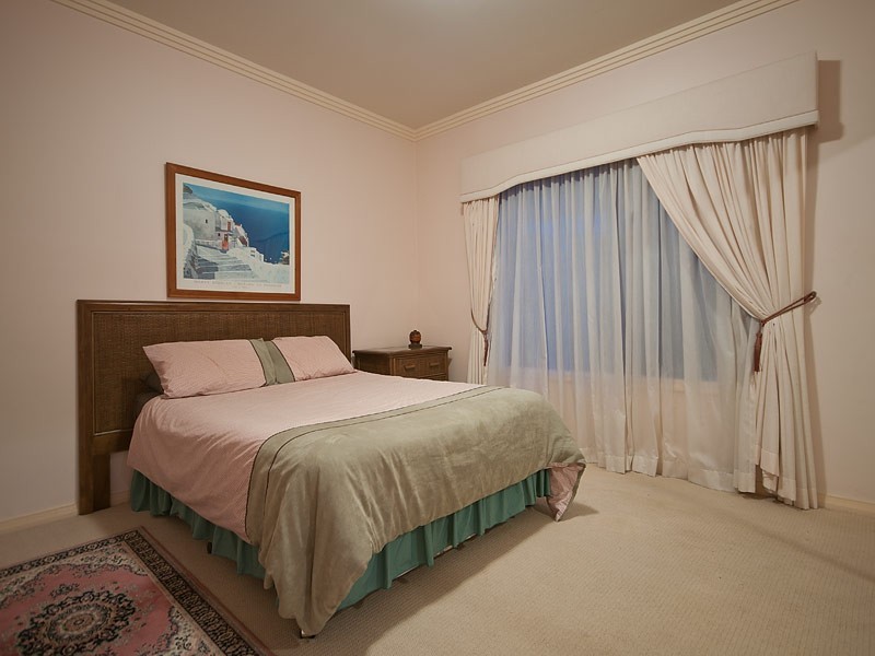 28 Charolais Cres, Benowa Waters QLD 4217