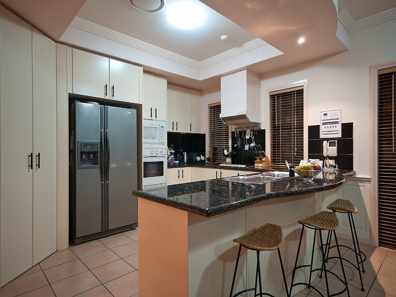 28 Charolais Cres, Benowa Waters QLD 4217