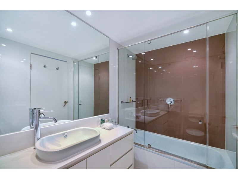 12102 ‘Hilton’ 3113 Surfers Paradise Boulevard, Surfers Paradise QLD 4217